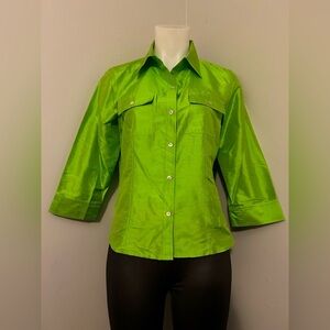 NWT, 100% silk women’s sz small green, 3/4 length sleeves, button up, soft, new